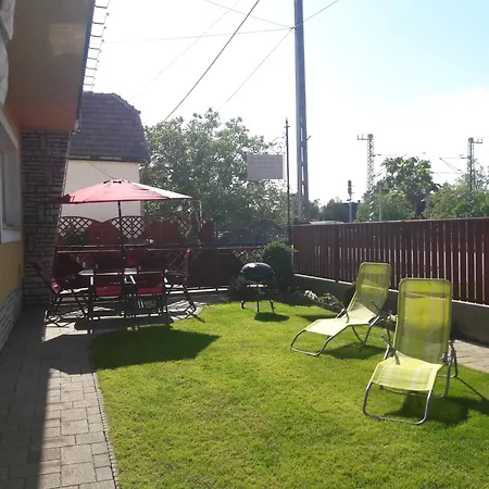 Lola Vendeghaz 公寓